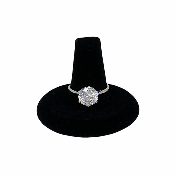 STERLING SILVER Ring Women Cubic Zirconia Solitaire Stamped .925 Size 8 1/2 - Picture 1 of 6